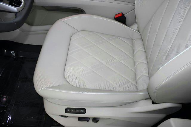 new 2025 Volkswagen Atlas car, priced at $55,626