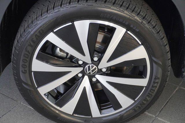 new 2024 Volkswagen Taos car, priced at $29,281