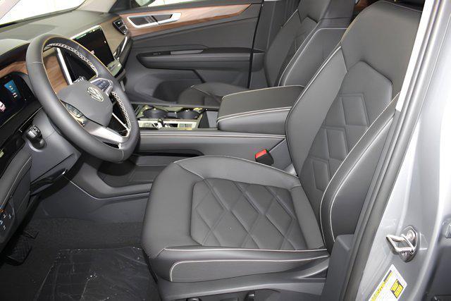 new 2025 Volkswagen Atlas car, priced at $47,021