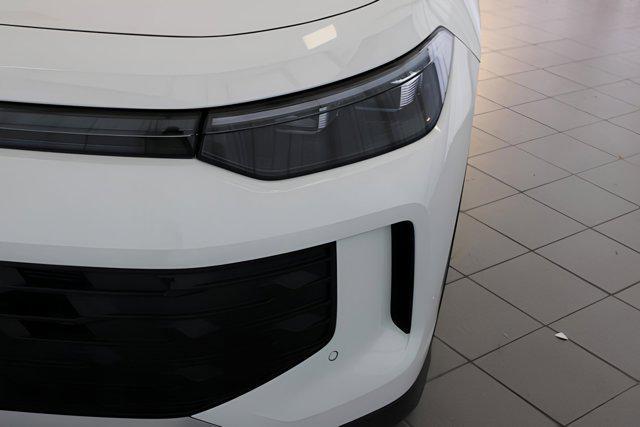 new 2025 Volkswagen Tiguan car, priced at $33,011