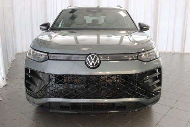 new 2025 Volkswagen Tiguan car, priced at $38,747