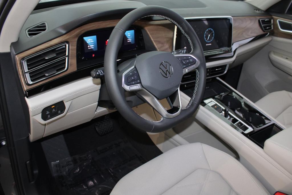 new 2024 Volkswagen Atlas car, priced at $43,141