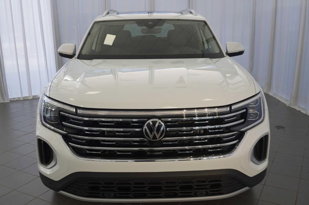 new 2024 Volkswagen Atlas car, priced at $48,423