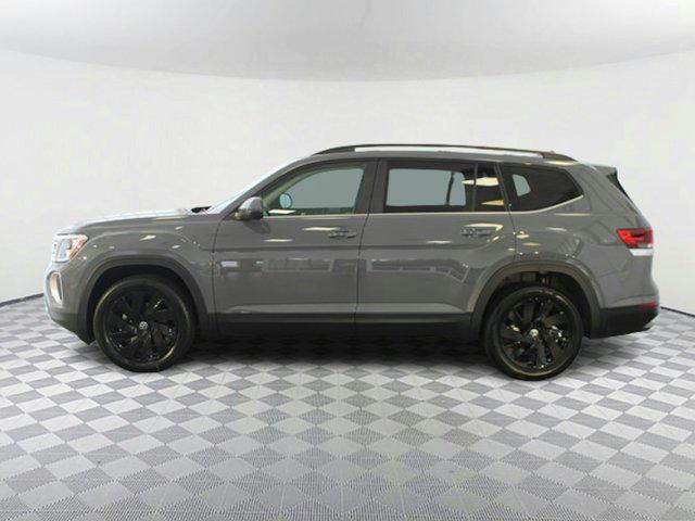 new 2025 Volkswagen Atlas car, priced at $48,421