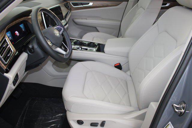 new 2025 Volkswagen Atlas car, priced at $48,421