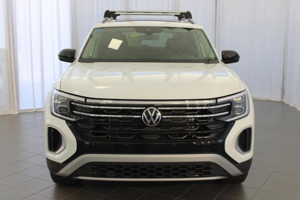 new 2024 Volkswagen Atlas car, priced at $49,071