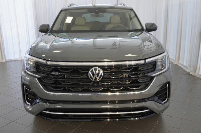 new 2025 Volkswagen Atlas car, priced at $54,821