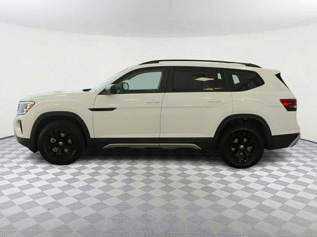 new 2025 Volkswagen Atlas car, priced at $50,401