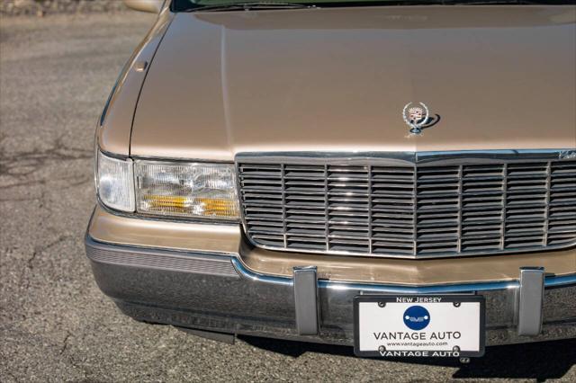 used 1996 Cadillac Fleetwood car, priced at $24,900