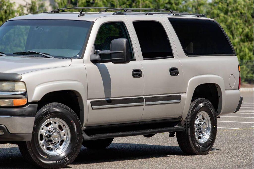 used 2006 Chevrolet Suburban car, priced at $28,900