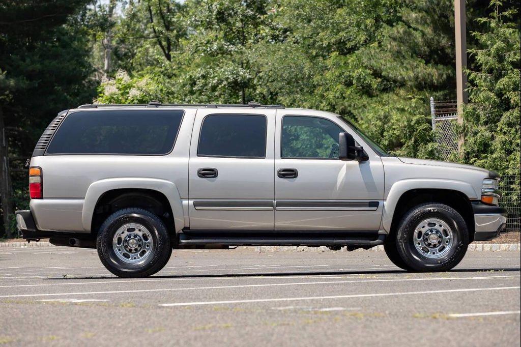 used 2006 Chevrolet Suburban car, priced at $28,900
