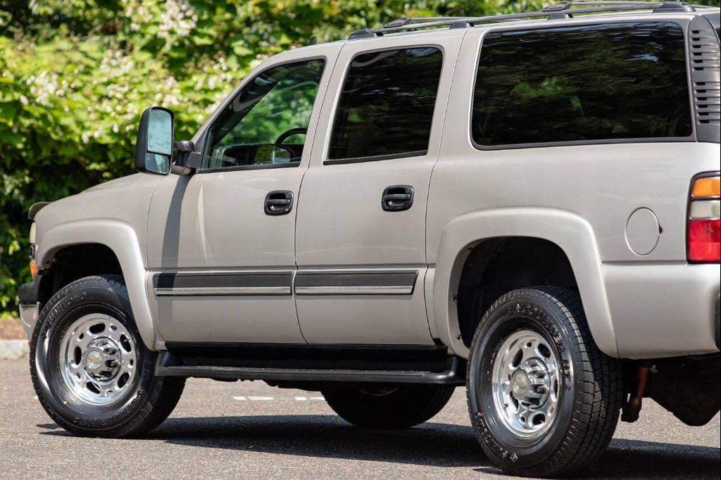 used 2006 Chevrolet Suburban car, priced at $28,900