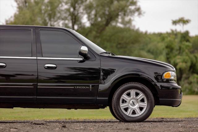 used 2002 Lincoln Blackwood car, priced at $22,900