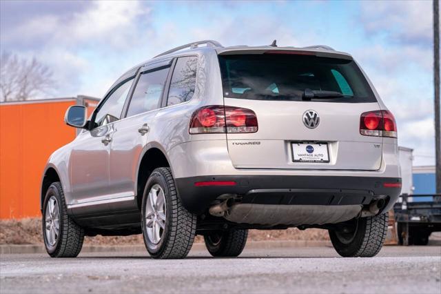 used 2009 Volkswagen Touareg 2 car, priced at $17,450