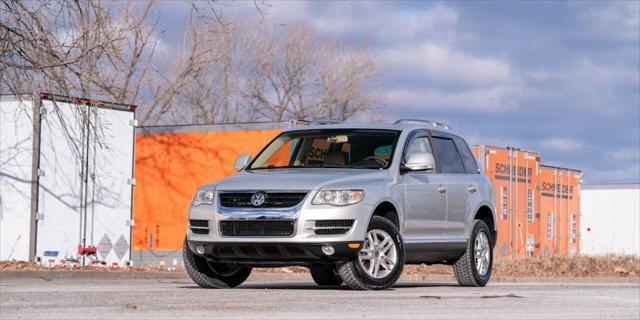 used 2009 Volkswagen Touareg 2 car, priced at $17,450