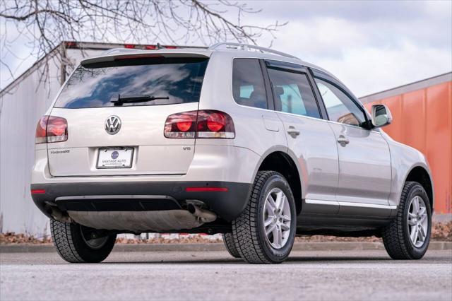 used 2009 Volkswagen Touareg 2 car, priced at $17,450