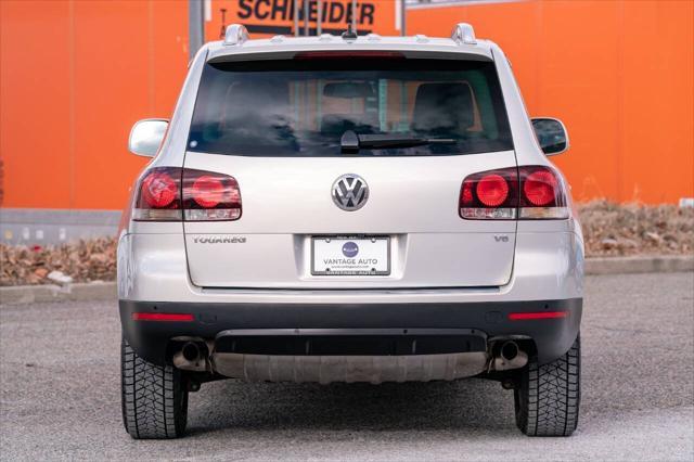 used 2009 Volkswagen Touareg 2 car, priced at $17,450