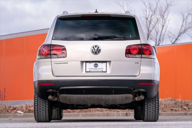 used 2009 Volkswagen Touareg 2 car, priced at $17,450