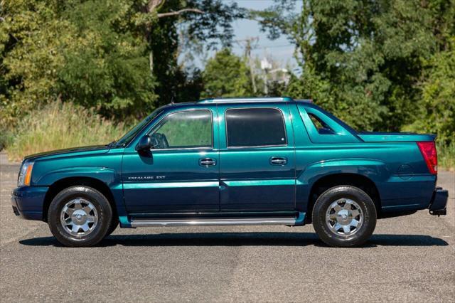 used 2005 Cadillac Escalade EXT car, priced at $55,500