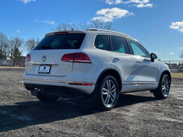 used 2016 Volkswagen Touareg car, priced at $8,990