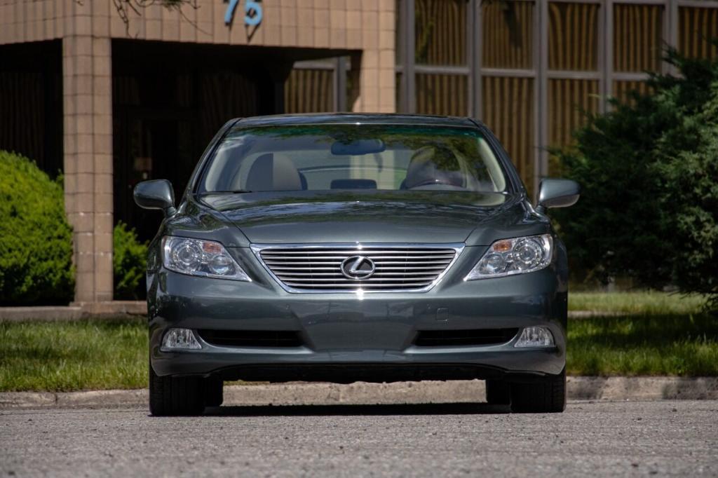 used 2007 Lexus LS 460 car, priced at $23,900