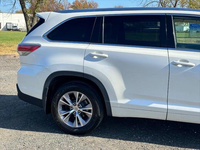 used 2014 Toyota Highlander car, priced at $13,990