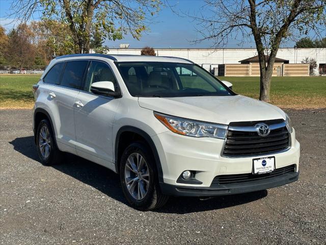 used 2014 Toyota Highlander car, priced at $13,990