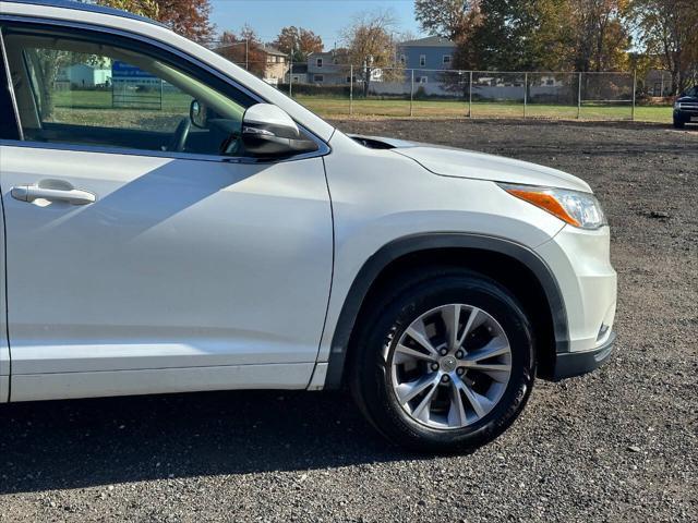 used 2014 Toyota Highlander car, priced at $13,990