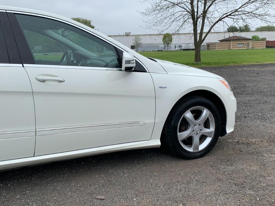 used 2012 Mercedes-Benz R-Class car, priced at $10,900