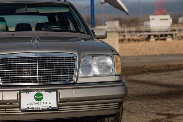 used 1995 Mercedes-Benz E-Class car, priced at $29,000