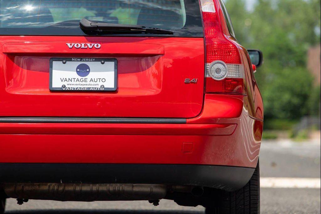 used 2006 Volvo V50 car, priced at $19,990