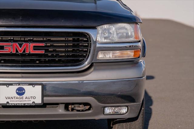 used 2000 GMC Yukon XL car, priced at $22,900