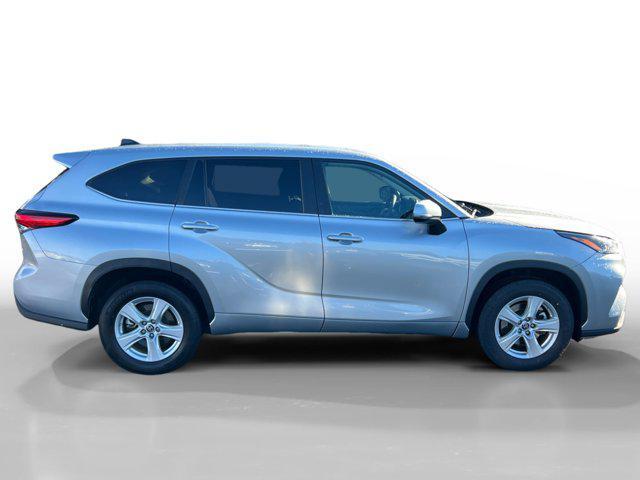 used 2023 Toyota Highlander car, priced at $32,885