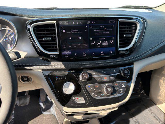 used 2023 Chrysler Pacifica Hybrid car, priced at $25,503