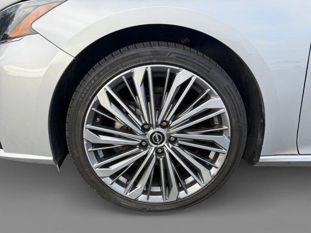used 2023 Nissan Altima car, priced at $19,999