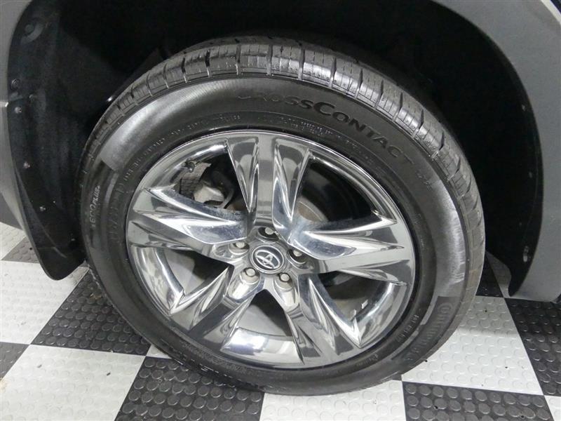 used 2017 Toyota Highlander Hybrid car, priced at $21,499