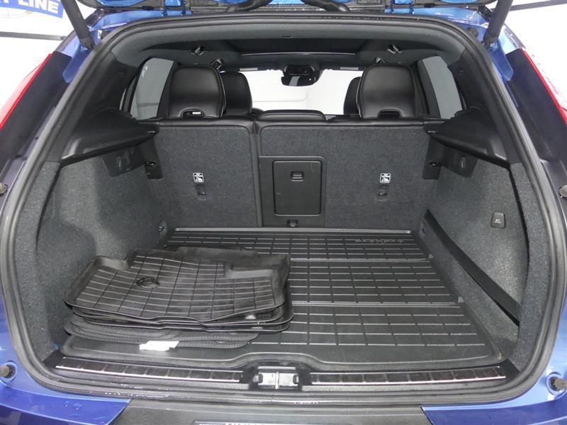 used 2020 Volvo XC40 car, priced at $18,990