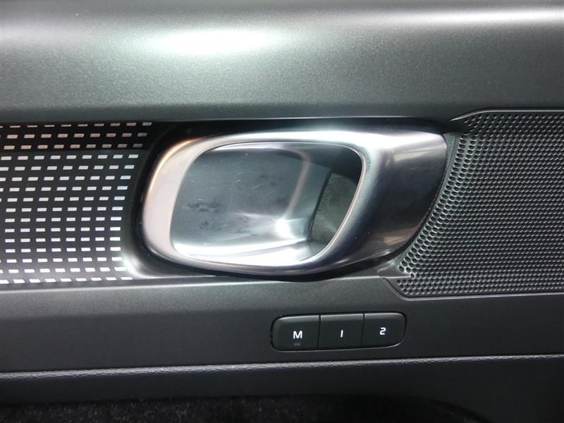used 2020 Volvo XC40 car, priced at $18,990