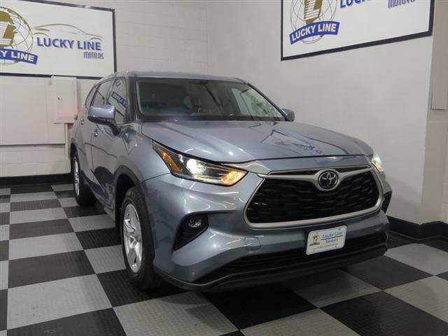 used 2021 Toyota Highlander car, priced at $30,990