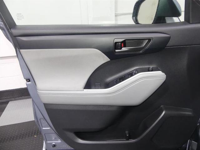 used 2021 Toyota Highlander car, priced at $30,990