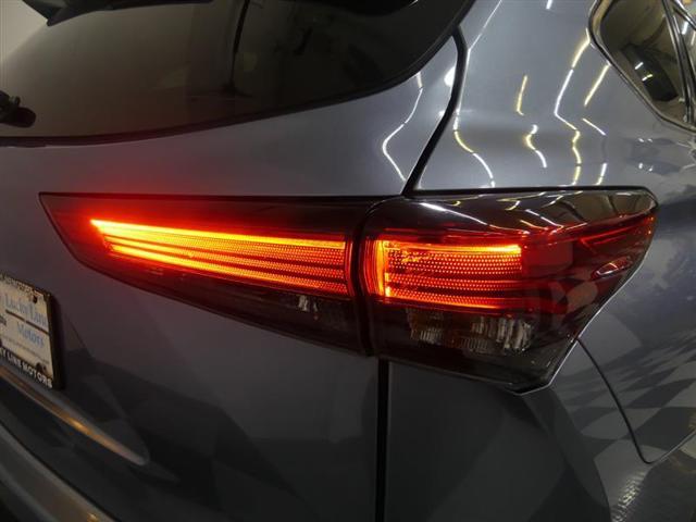 used 2021 Toyota Highlander car, priced at $30,990