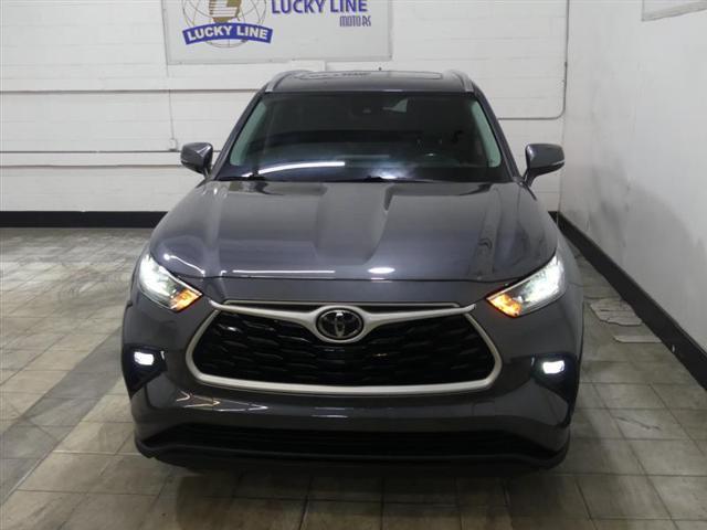 used 2020 Toyota Highlander car, priced at $28,990