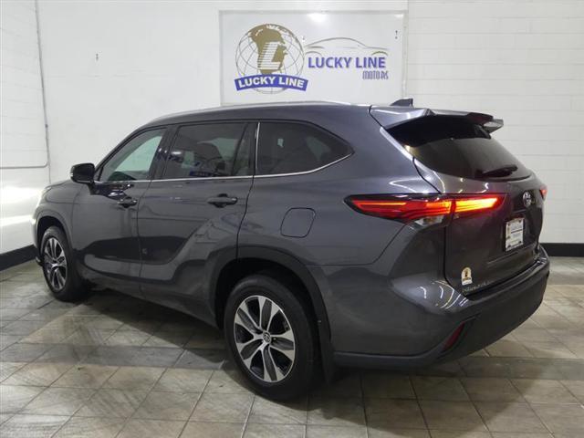 used 2020 Toyota Highlander car, priced at $28,990