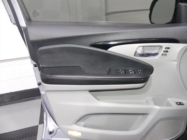 used 2021 Honda Pilot car, priced at $24,990