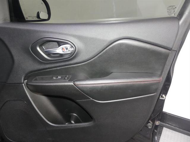 used 2020 Jeep Cherokee car, priced at $24,990