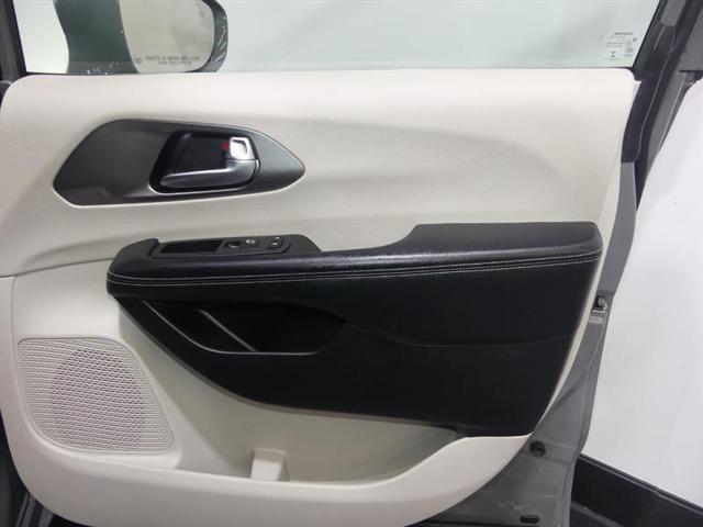 used 2022 Chrysler Pacifica car, priced at $25,990