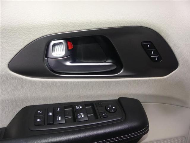 used 2022 Chrysler Pacifica car, priced at $25,990