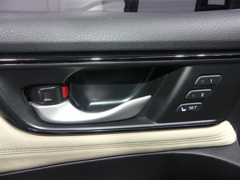 used 2018 Honda Clarity Plug-In Hybrid car, priced at $16,990