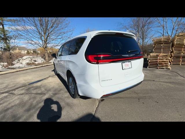 new 2024 Chrysler Pacifica car, priced at $34,955