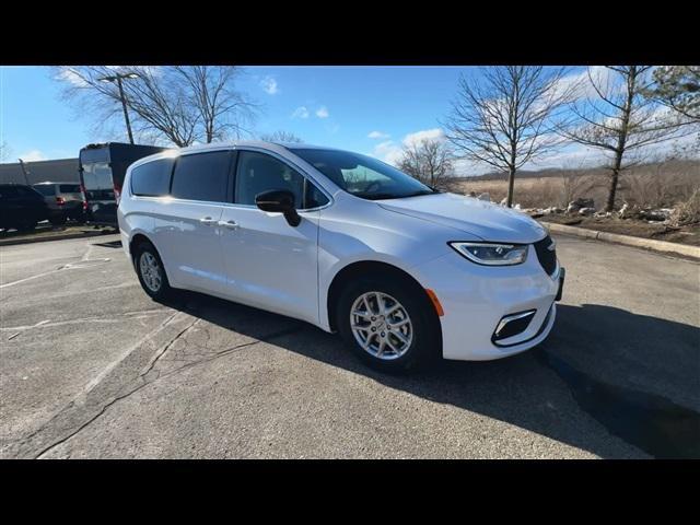 new 2024 Chrysler Pacifica car, priced at $34,955